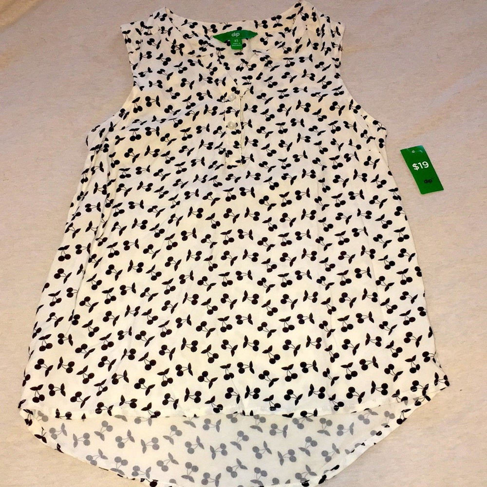 Women’s cherry pattern tank. Nwt